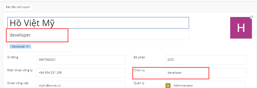 Cả hai trường chức danh công việc được nhập nhưng với thông tin khác nhau.